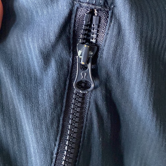 Lululemon Navy Blue scuba Zip Up Hoodie Yoga running Track Women’s Jacket Size 8 - Picture 6 of 6